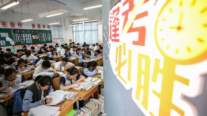 Qué es el "pensamiento de Xi Jinping" que se enseñará de ahora en adelante en las escuelas de China