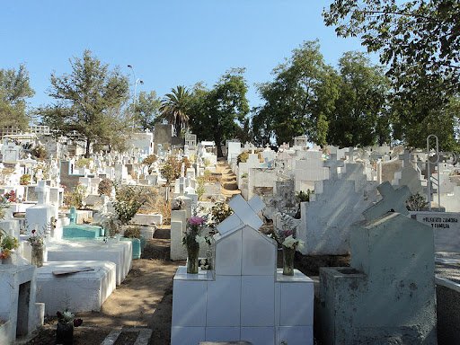 Hombre fue víctima de millonario robo en cementerio de Quillota: le sustrajeron maletín con $5 millones