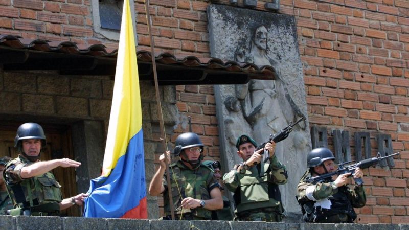 Mario Montoya, el general colombiano imputado por 104 homicidios de civiles