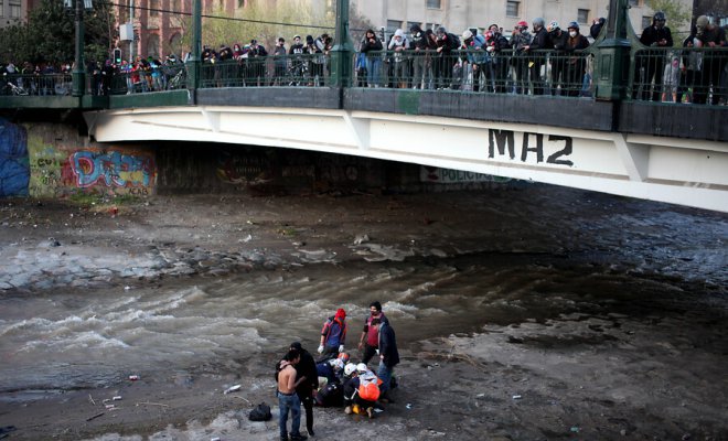 Amplían investigación contra ex carabinero acusado de empujar a joven desde el puente Pío Nono