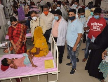 La misteriosa fiebre que ha provocado la muerte de medio centenar de niños en la India