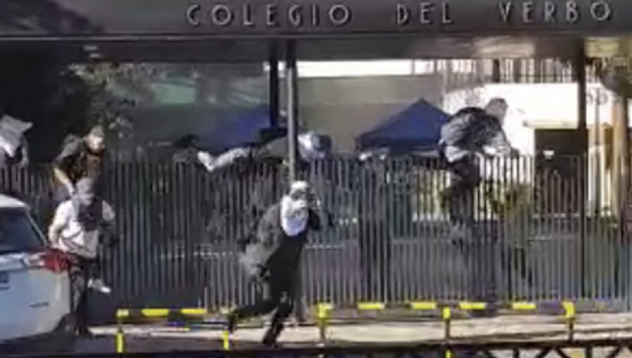 Expulsan a dos estudiantes que protagonizaron incidentes en las afueras del colegio Verbo Divino de Las Condes