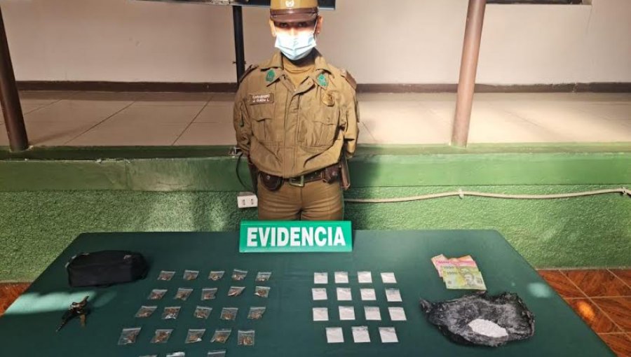 Conductor y copiloto de un automóvil fueron sorprendidos con droga en Viña del Mar