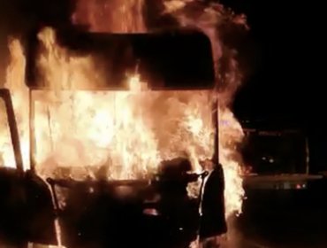 Nuevo ataque incendiario deja al menos 12 camiones y el galpón de una empresa de áridos quemados entre Labranza y Nueva Imperial