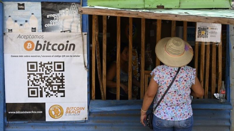 El Salvador se convierte en el primer país del mundo en adoptar el bitcoin como divisa de curso legal