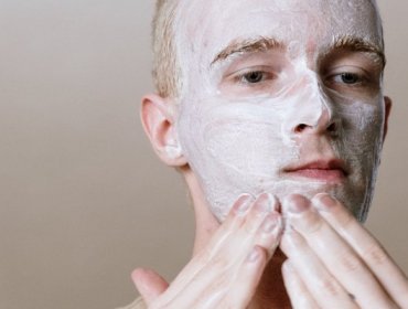 Piel seca, manchas y acné: Los problemas más habituales de la piel masculina y cómo tratarlos