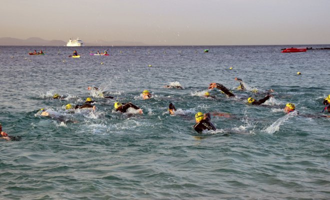 Confirmado: Nadar en el mar es más peligroso para la salud que hacerlo en piscinas