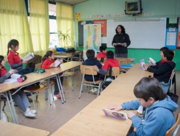 Profesoras podrían sufrir más problemas emocionales que sus colegas hombres debido a la crisis