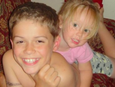 La estremecedora historia del sufrimiento de una madre: Niño de 13 años mató a su hermana de 4 años y ella lo perdonó