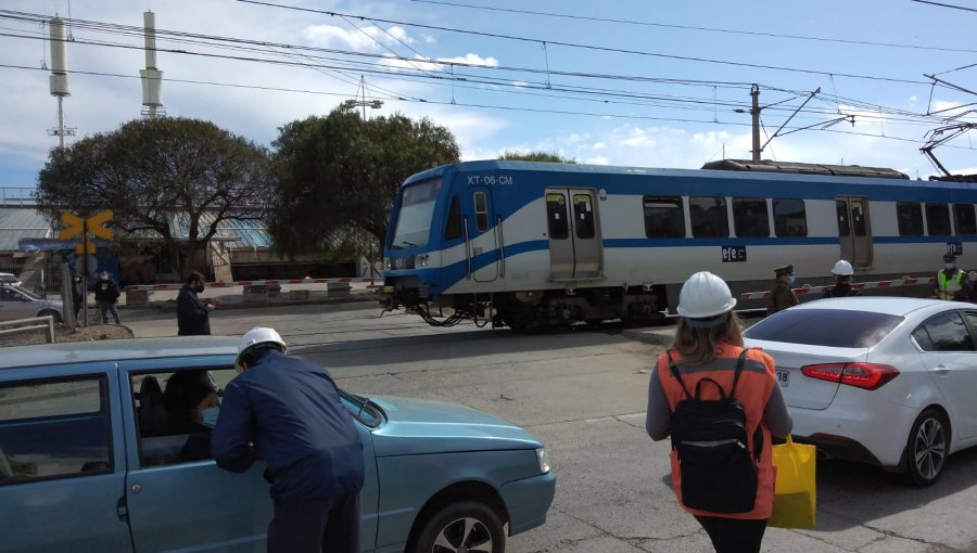 Despliegan campaña de educación y seguridad ferroviaria en el cruce Portales de Valparaíso