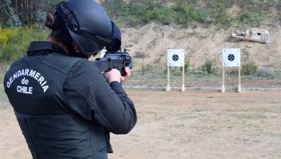 Capacitan en uso de armamento a gendarmes recién llegados a unidades de la región de Valparaíso