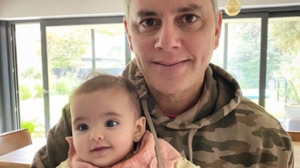 José Miguel Viñuela anunció el alta de su pequeña hija Elisa: “¡Es la felicidad más grande!”