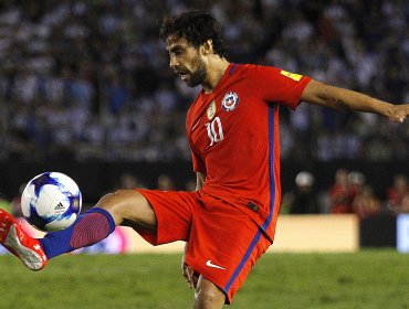 '"Se apoya pase lo que pase": Valdivia arenga a la Roja de cara al duelo contra Colombia