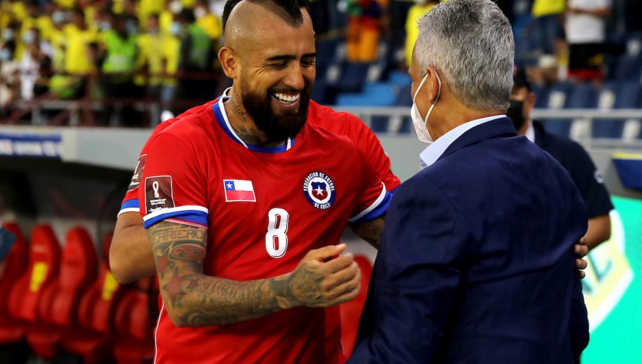Reinaldo Rueda se mostró emocionado por cálido saludo de seleccionados chilenos