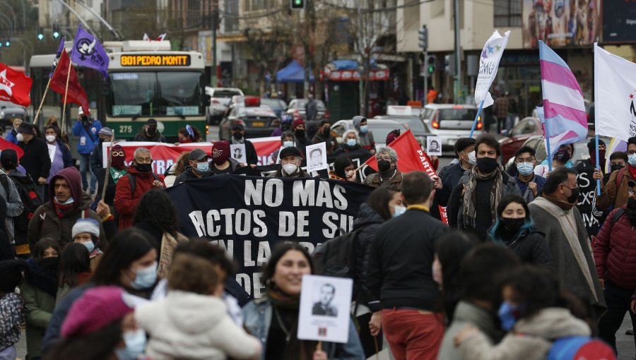 Al menos 500 personas marcharon en Valparaíso en un nuevo 11 de septiembre