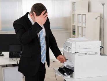 ¿Por qué la impresora falla cuando más la necesito?