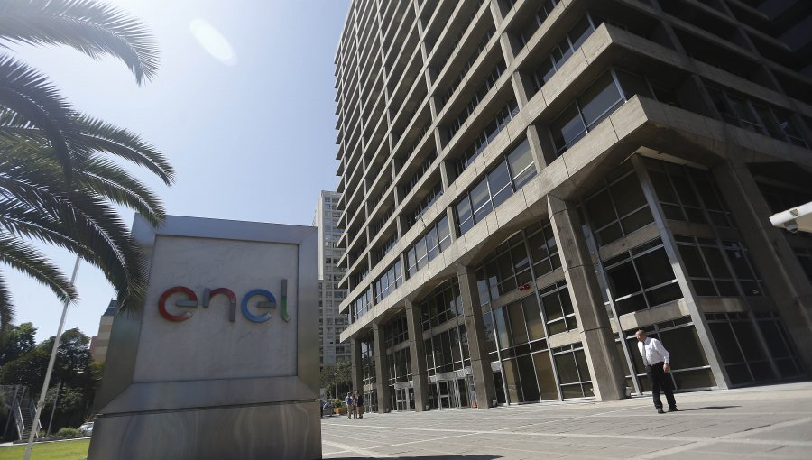 Enel acude al TC por ley que impide suspender suministro a clientes que tienen capacidad de pago