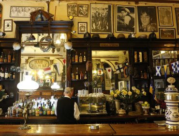 Fiscalía formalizará por apropiación indebida a la dueña del tradicional bar "La Playa" de Valparaíso