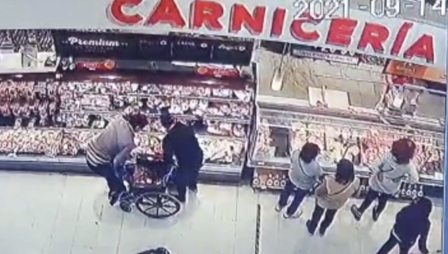 Detienen a 13 personas que protagonizaron "turbazo" en supermercado de Peñalolén