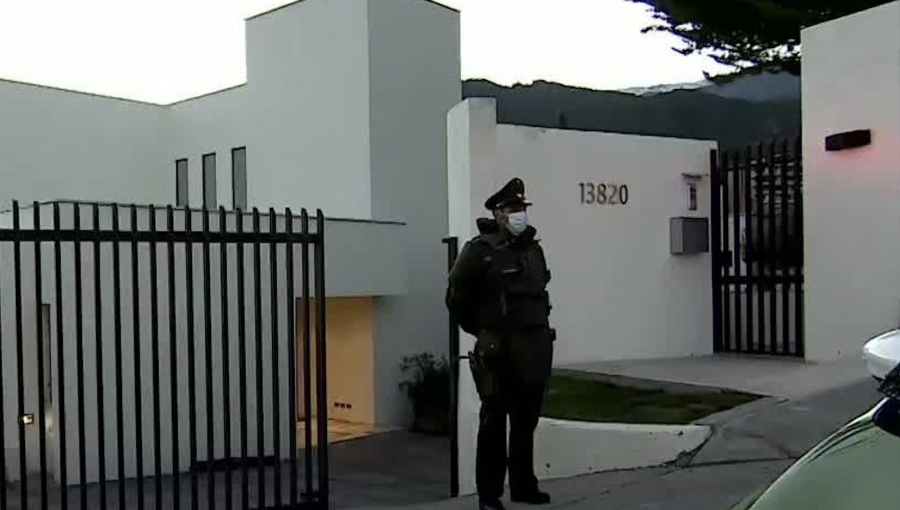 Femicidio frustrado en Las Condes: Mujer de 76 años fue brutalmente golpeada con un machete por su esposo