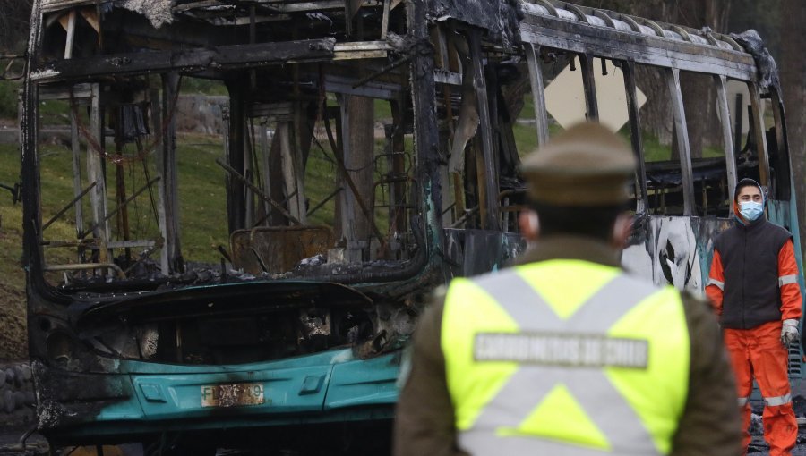 Desconocidos atacan otros dos buses en Maipú: ya van tres en menos de 24 horas