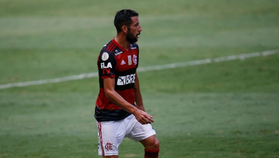 Revelan que Mauricio Isla rechazó una oferta desde España para continuar en el Flamengo