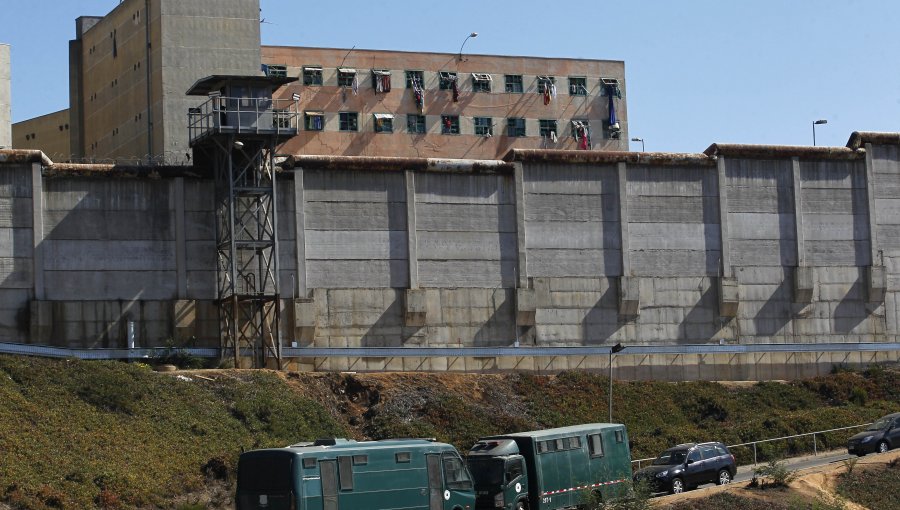 Frustran nuevo intento de fuga desde la cárcel de Valparaíso: dos celdas del módulo de imputados tenían sus barrotes cortados