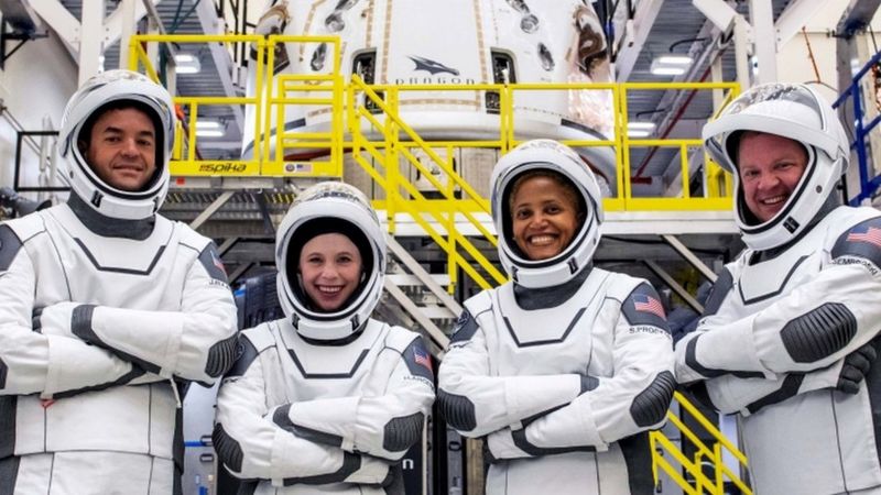 Quiénes son los cuatro astronautas amateurs que partieron al espacio en una misión pionera