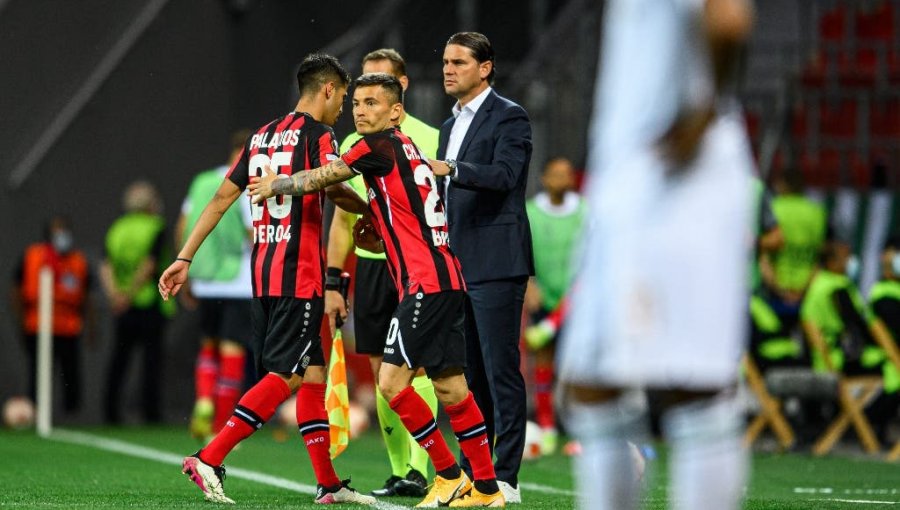 Charles Aránguiz vio acción en triunfo del Bayer Leverkusen por Europa League