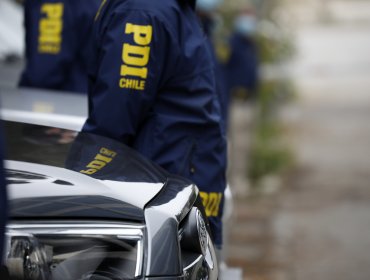 Mujer fue víctima de violento portonazo en Peñalolén: la golpearon para robarle su automóvil