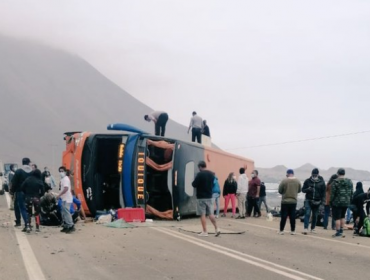 40 lesionados deja volcamiento de bus en Iquique: dos niños y seis adultos se encuentran en estado crítico