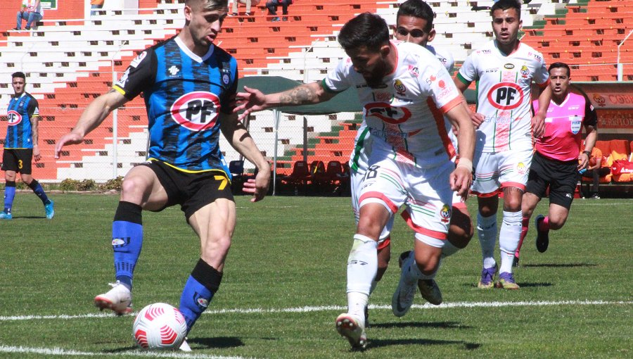 Cobresal y Huachipato repartieron puntos en un rudo partido "dieciochero" en El Salvador