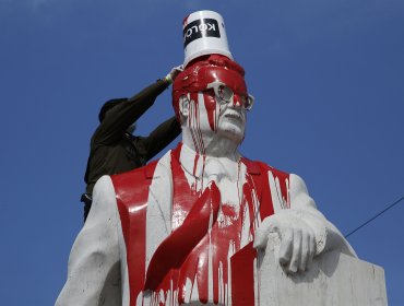 Vandalizan monumento del ex presidente Salvador Allende en San Joaquín: Alcalde anuncia acciones legales