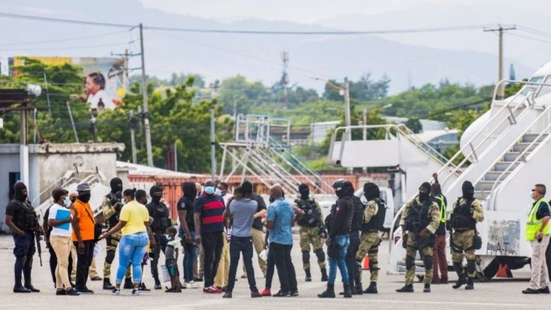 Estados Unidos comenzó a deportar a los inmigrantes haitianos retenidos en Texas