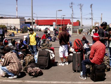 Gobernador de Antofagasta pide que el Ministro del Interior visite la zona: "La migración se está desbordando"