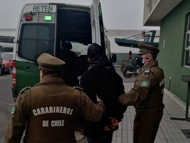 Procedimiento policial en Viña del Mar termina con la recuperación de vehículo robado y dos sujetos detenidos