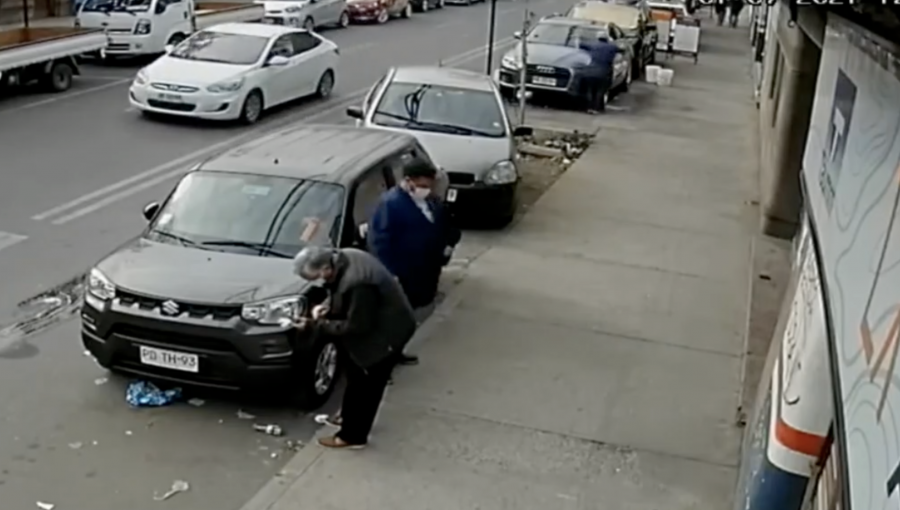 «Ladrón de la cotona azul»: Capturan a delincuente que le robó la pensión a hombre de 81 años en Santiago