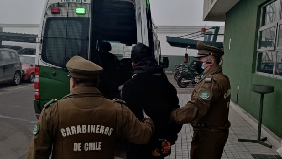 Procedimiento policial en Viña del Mar termina con la recuperación de vehículo robado y dos sujetos detenidos