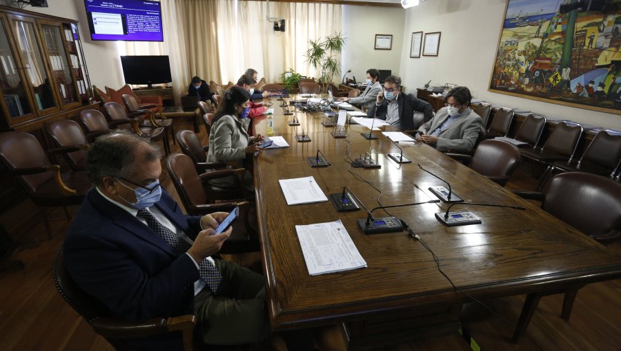 Flexibilizan urgencia del trámite de la ley corta de pensiones: votación en particular sería el martes