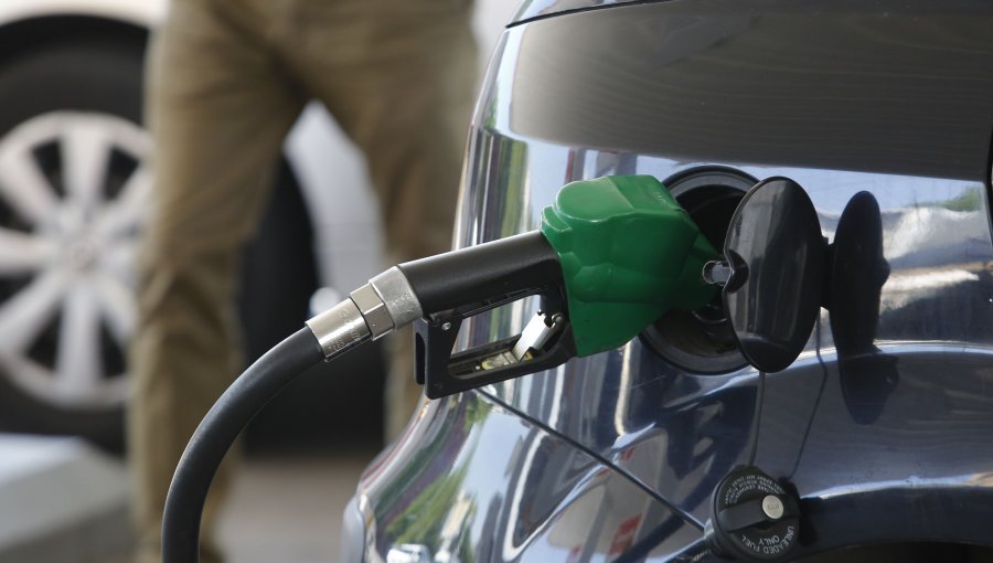 Precios de todos los combustibles sufrirán una nueva alza a partir de este jueves 23