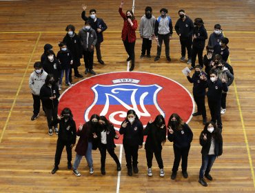 Día histórico: Instituto Nacional le dio la bienvenida a primeras mujeres estudiantes de forma presencial