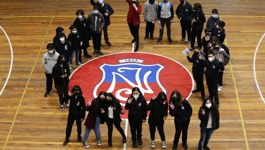 Día histórico: Instituto Nacional le dio la bienvenida a primeras mujeres estudiantes de forma presencial