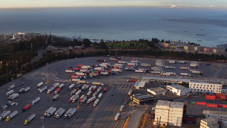 Buscan promover la expansión portuaria en Valparaíso a través de trabajo conjunto entre el Municipio y ZEAL