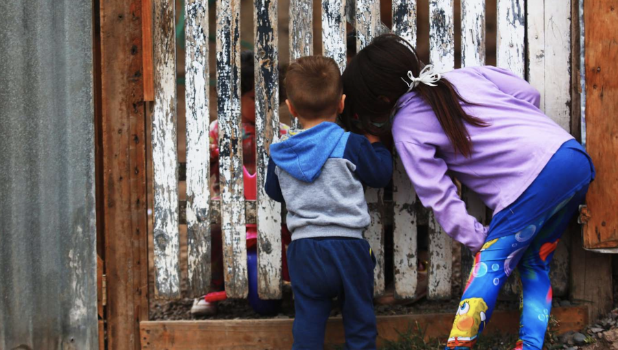 Denuncias pagos de hasta $25 mil diarios para "arrendar" niños y salir a pedir limosnas en Concepción