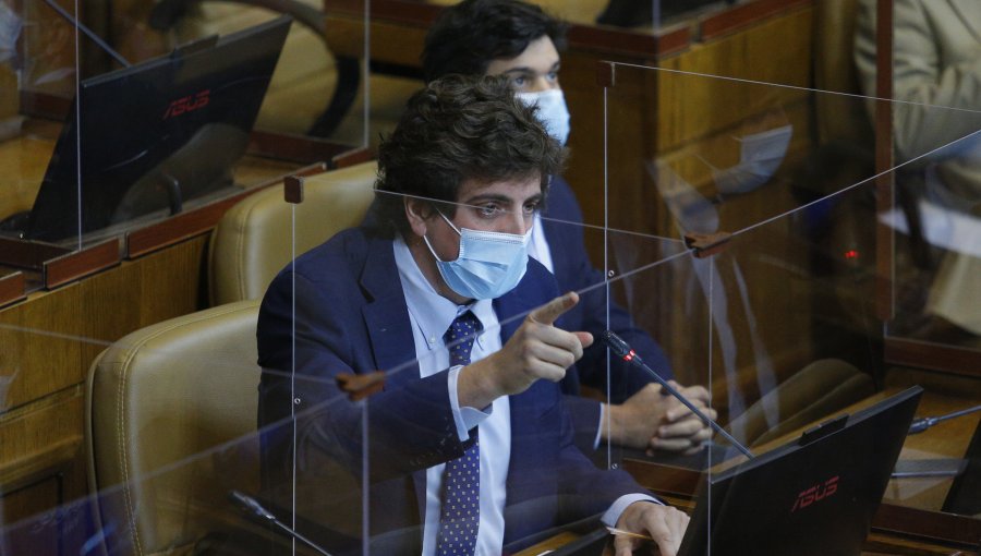 Cámara rechaza hacer un minuto de silencio por víctimas del aborto solicitado por el diputado Diego Schalper