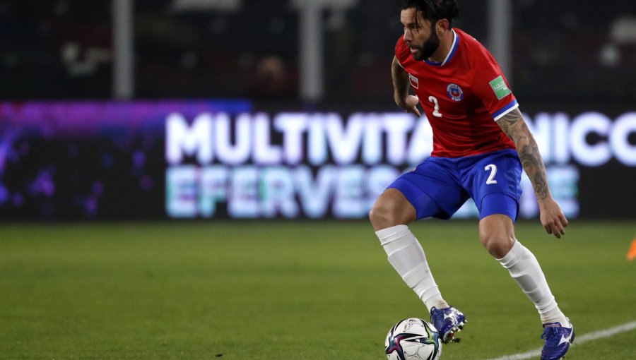 La Roja liberó a Eugenio Mena por lesión y Martín Lasarte convocó a un nuevo jugador