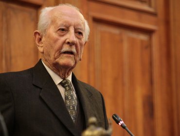 Fallece a los 104 años Renán Fuentealba: Uno de los fundadores de la DC y firmante de la "Carta de los 13"