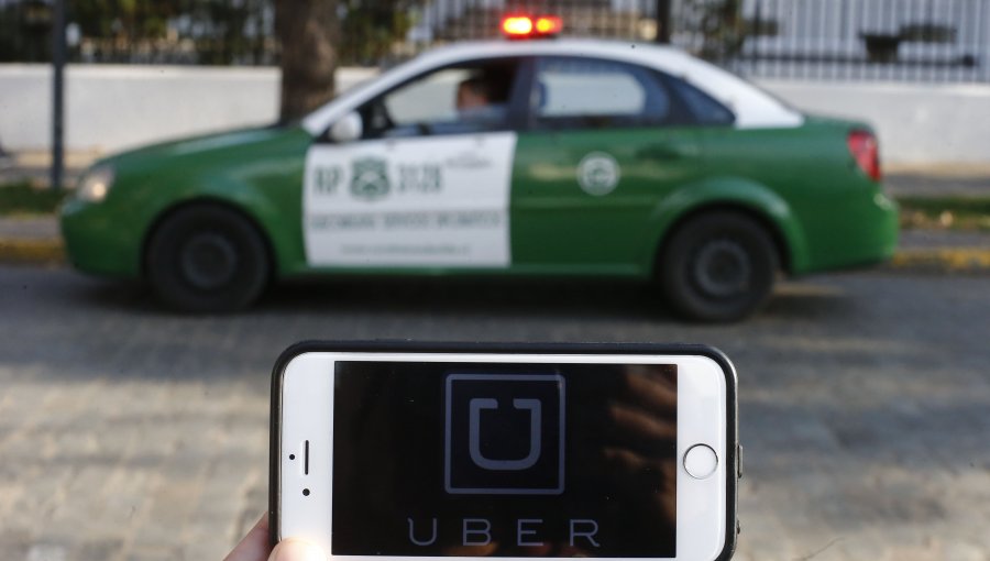 Chofer de Uber agredió a joven pasajero en Las Condes: Lo dejó con lesiones graves