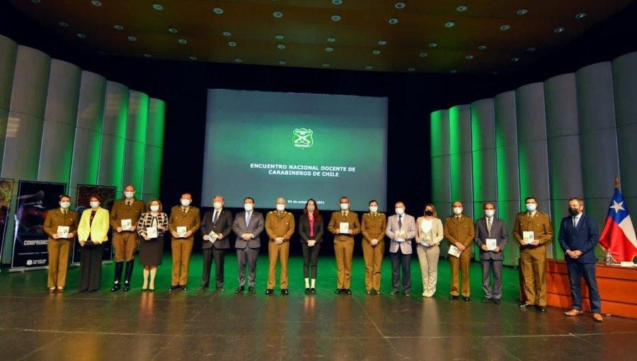 Carabineros presenta decálogo de Derechos Humanos para su doctrina y funcionamiento