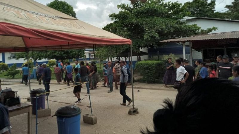 Grupo de enfermeras fueron secuestradas durante más de siete horas por antivacunas en Guatemala